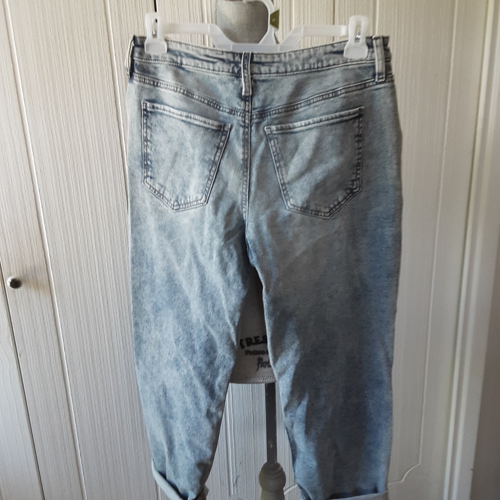 NWT womens SO High Rise Mom Jeans. Size 11/30" - Picture 4 of 8